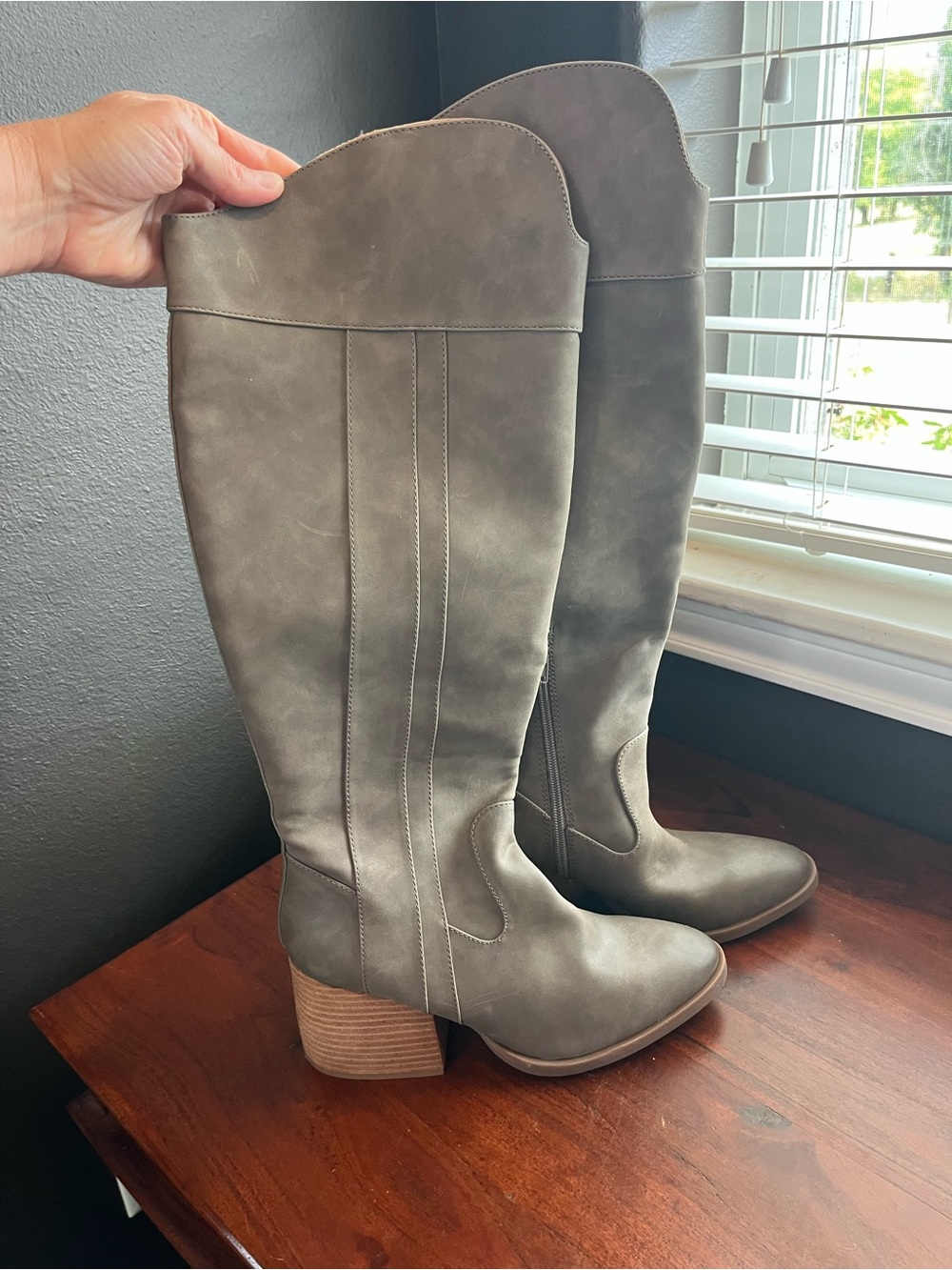 Korks Scarlet Western Block Heel Tall Boots Taupe Women's Sz 8M Vegan Leather